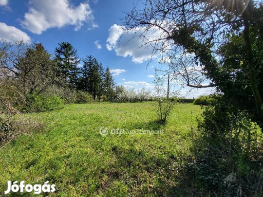 Eladó 458 nm-es telek Siófok