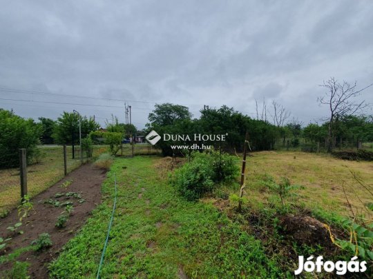 Eladó 45 nm-es ház Vác