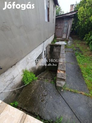 Eladó 45 nm-es ház Vác