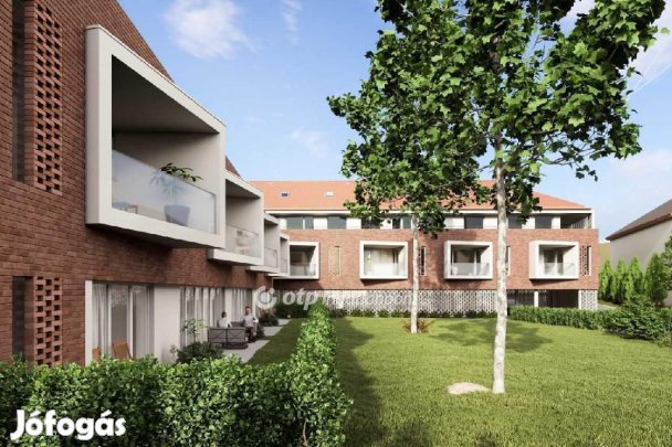 Eladó 45 nm-es lakás Pécs