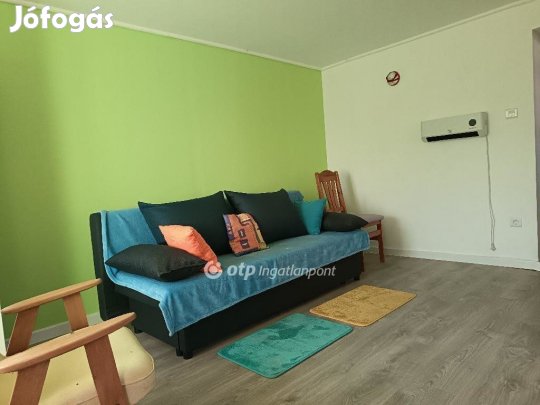 Eladó 46 nm-es ház Pocsaj