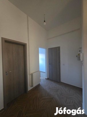 Eladó 46 nm-es lakás Pápa