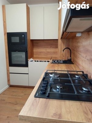 Eladó 47 nm-es lakás Pécs