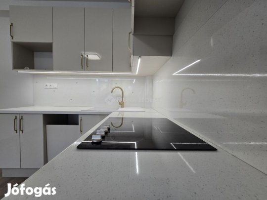 Eladó 47 nm-es lakás Pécs