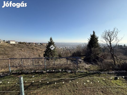 Eladó 48 nm-es ház Pécs