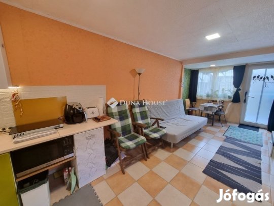 Eladó 48 nm-es lakás Gárdony