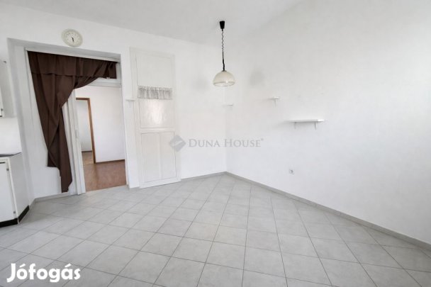 Eladó 48 nm-es lakás Gyömrő