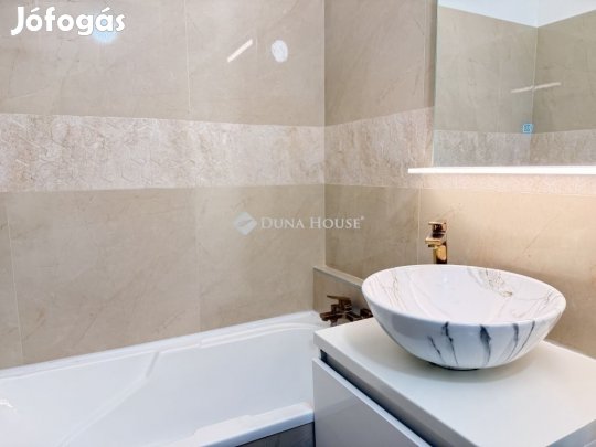 Eladó 48 nm-es lakás Pécs