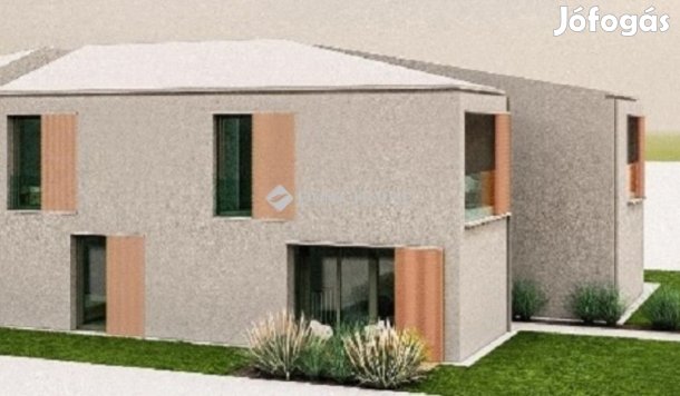 Eladó 49 nm-es lakás Debrecen