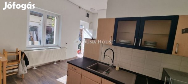 Eladó 49 nm-es lakás Pécs