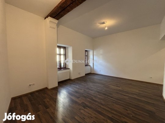 Eladó 49 nm-es lakás Sopron