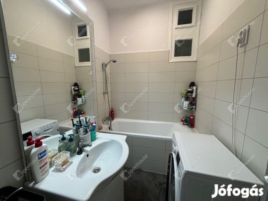 Eladó 49 nm-es lakás Tatabánya