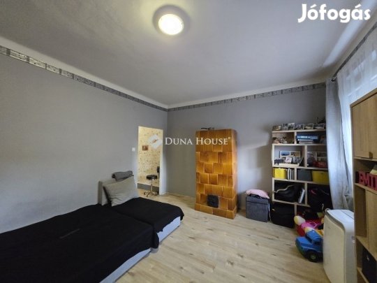 Eladó 49 nm-es lakás Várpalota