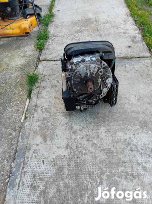 Eladó 4.5 lovas Husqvarna fűnyíró motor