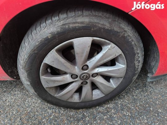 Eladó 4 darab Goodyear Ultragrip,9 évet használt, de még jó állapotban