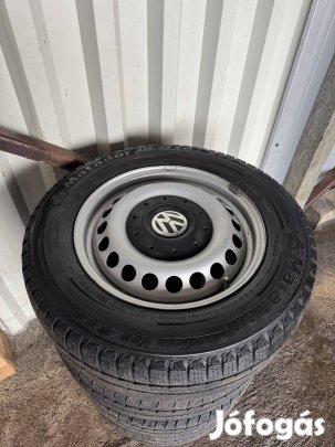 Eladó 4 db 16" Volkswagen T5 Gyari felni garnitúra gumival!