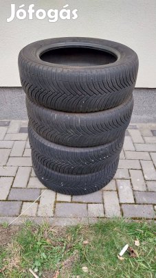 Eladó 4 db 205/55R16 4évszakos gumi (személyesen -10000)