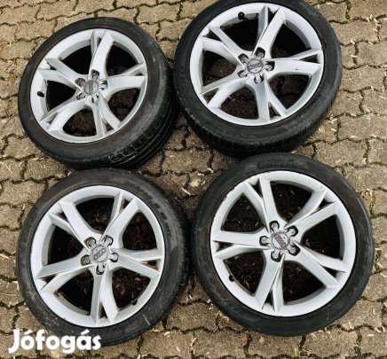 Eladó 4 db AUDI 19 alufelni 255/40, Pirelli P Zero gumikkal