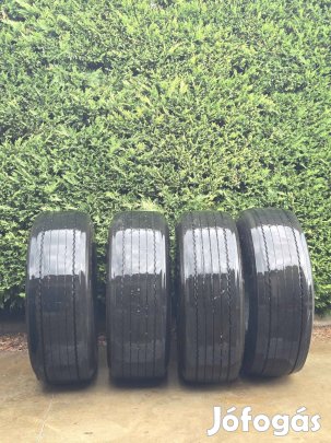 Eladó 4 db Michelin 385/65 R22.5 gumiköpeny jó állapotban