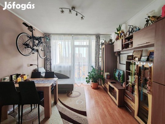 Eladó 4.kerületi 53mm-es 2.emeleti lakás