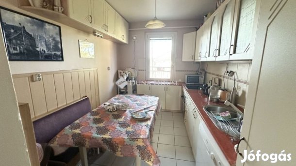 Eladó 4 szobás, dupla komfortos, erkélyes  lakás, Budapest 4. ker.