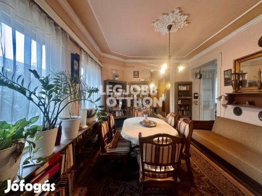Eladó 4 szobás ingatlan a Rostély u. közelében Cegléden