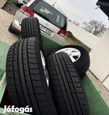 Eladó 4db 16-os Honda Könnyűfém Felnin 215/65 R16 Gumi Garnitúra