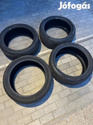 Eladó 4db 255/40 r20 pirelli gumiabroncs