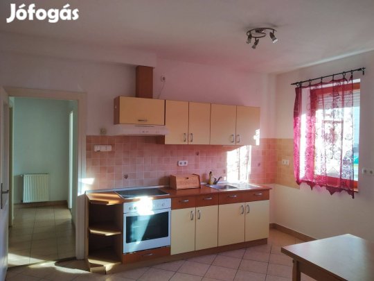 Eladó 50 m2-es lakás Gödön a Szeder utcai lakóparkban