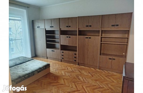 Eladó 50 m-es, 2 szobás tégla lakás Szolnok belvárosában