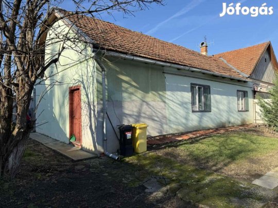 Eladó 50 nm-es Felújítandó Házrész Gyula