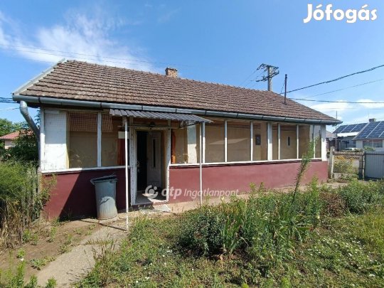 Eladó 50 nm-es ház Nyírtét