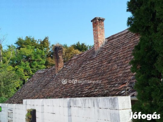 Eladó 50 nm-es ház Pécs