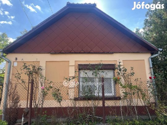 Eladó 50 nm-es ház Tápiószele