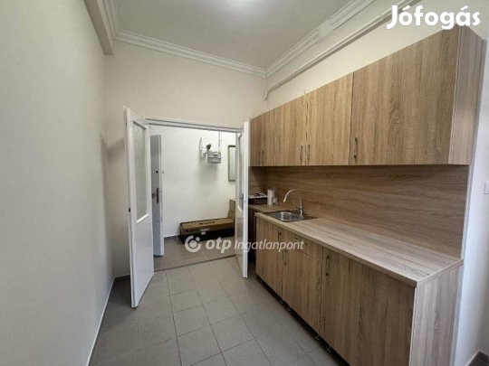 Eladó 50 nm-es lakás Debrecen
