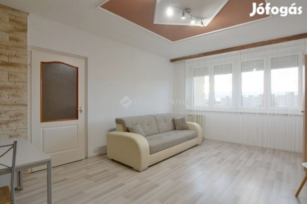 Eladó 50 nm-es lakás Kecskemét