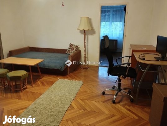 Eladó 50 nm-es lakás Székesfehérvár
