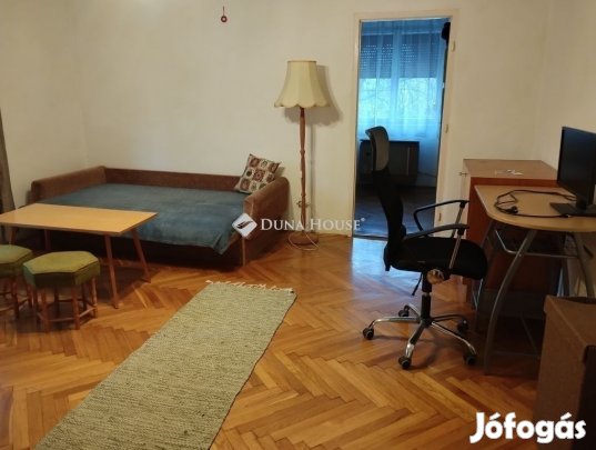 Eladó 50 nm-es lakás Székesfehérvár