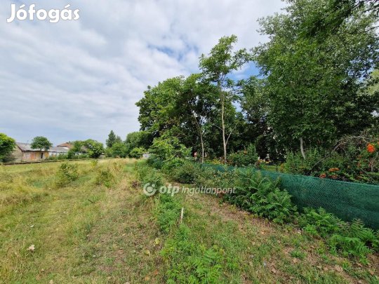 Eladó 5197 nm-es telek Kecskemét