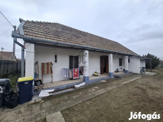 Eladó 51 nm-es ház Tápiószentmárton