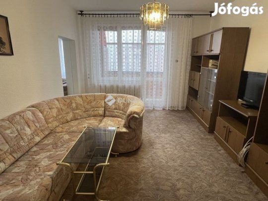 Eladó 51 nm-es lakás Dunaújváros