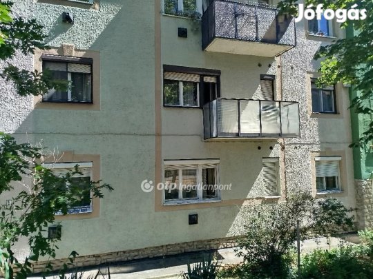 Eladó 51 nm-es lakás Pécs