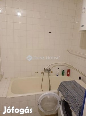 Eladó 51 nm-es lakás Pécs