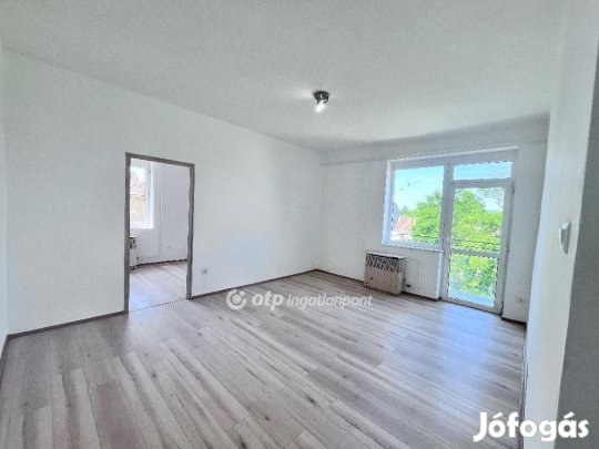 Eladó 52 nm-es lakás Bátonyterenye