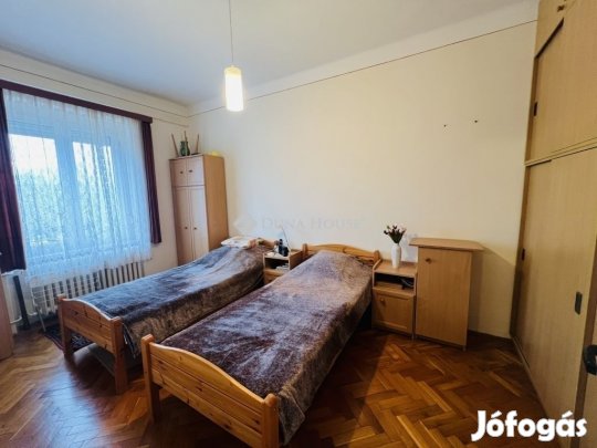 Eladó 52 nm-es lakás Dunaújváros