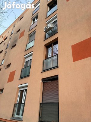 Eladó 52 nm-es lakás Pécs