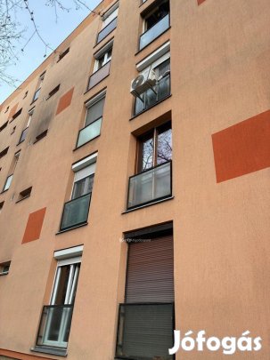 Eladó 52 nm-es lakás Pécs