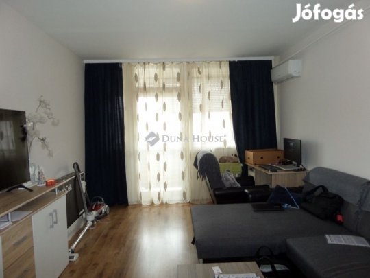 Eladó 52 nm-es lakás Pécs