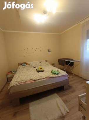 Eladó 52nm felújított kervárosi lakás