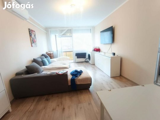 Eladó 52nm felújított kervárosi lakás